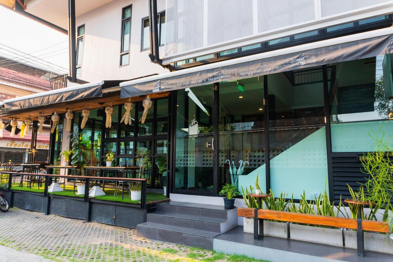 Wealth Boutique Hotel Chiang Mai Exteriör bild