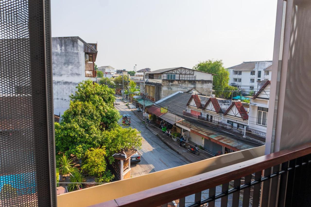 Wealth Boutique Hotel Chiang Mai Exteriör bild