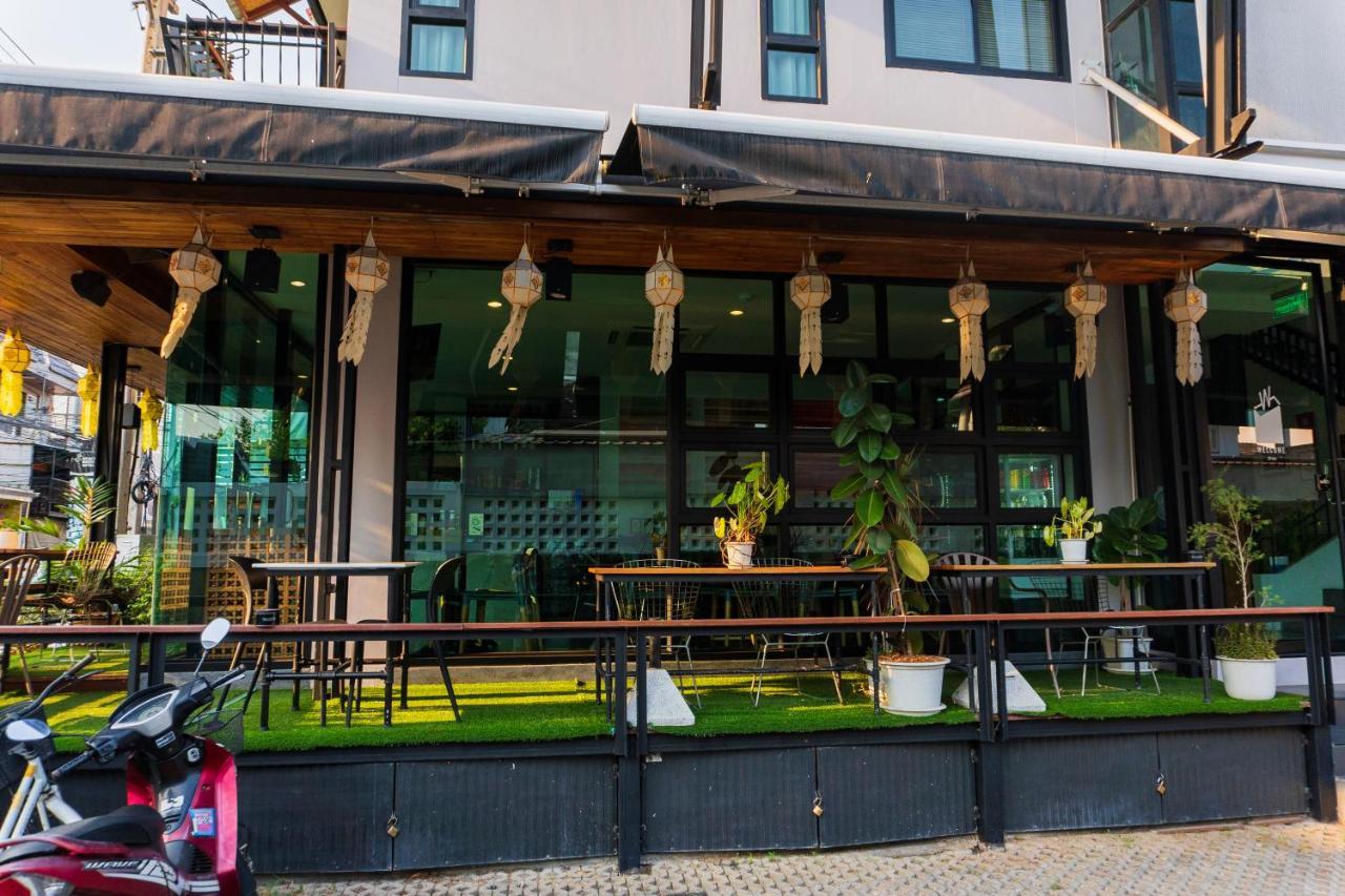 Wealth Boutique Hotel Chiang Mai Exteriör bild